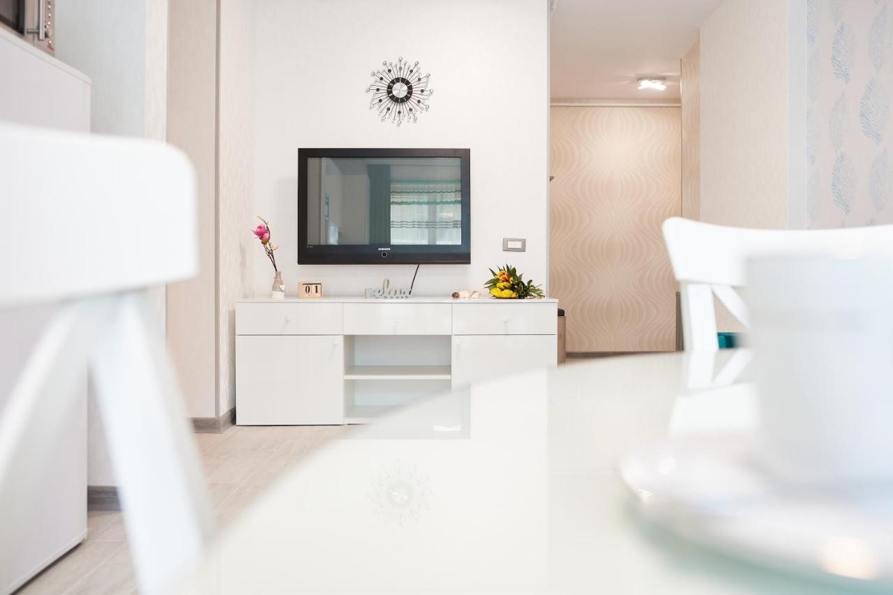 Aquamarin 2Bd Apt Spa N Pools Beach Resort Năvodari Kültér fotó